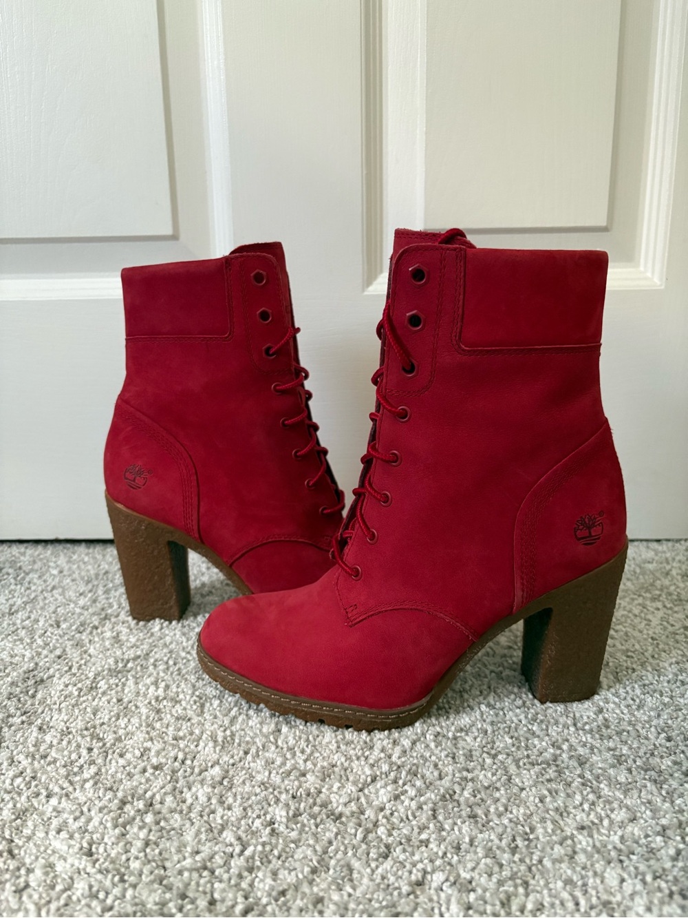 Timberland Women's Red Suede Lace-Up Chunky Heel Boots